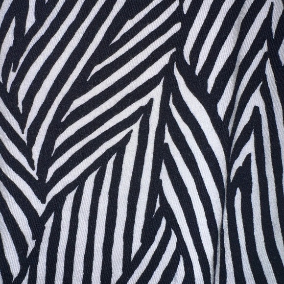 Terra & Sky Swing Dress Size 1X (16W–18W)
Dark Navy & White Office School Church - Picture 6 of 8